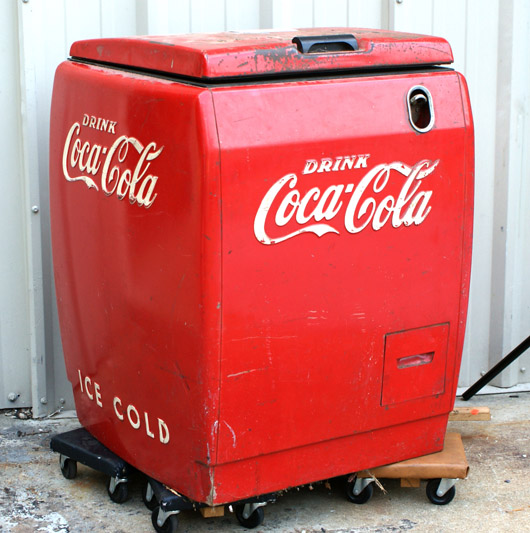 1940s Coca-Cola floor model chest cooler. Image courtesy of William H. Bunch.
